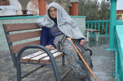 'Cami Nöbeti' Cezası Düşen Fatma Nineye İkinci Sürpriz
