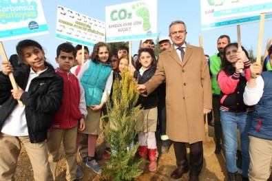 Gebze'de Bin 600 Fidan Toprakla Buluştu