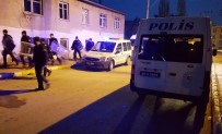 İki Aile Kavga Etmesin Diye 50'E Yakın Polis Sabaha Kadar Nöbet Tuttu