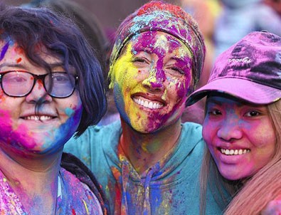 ABD’de 'Holi Festivali' renkli görüntülere sahne oldu