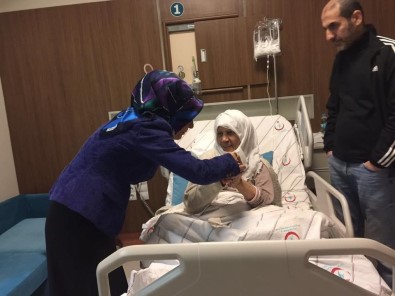 AK Parti Siirt Teşkilatı'ndan Hasta Ziyareti