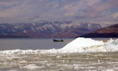 Beyşehir Gölü'ndeki Buz Adalarından Kartpostallık Görüntüler