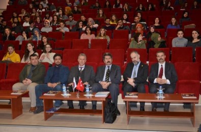 ÇOMÜ'de Mehmet Akif Ersoy Ve Eseri Konulu Konferans Düzenlendi