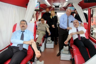 Türk Kızılayı'ndan Afrika İçin Yardım Kampanyası