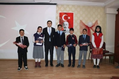 Tutak'ta İstiklal Marşı'nın Kabulünün 99. Yıl Dönümü Kutlandı