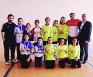 ENDÜSTRI MESLEK LISESI - Adana'da Okullararası Küçükler Badminton İl Birinciliği