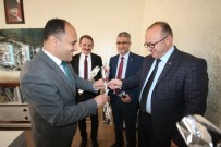 TıP BAYRAMı - Başkan Özaltun, Sağlık Çalışanlarını Ziyaret Etti