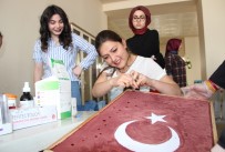 KARAMANOĞLU MEHMETBEY ÜNIVERSITESI - Bir Damla Kanla Türk Bayrağı Portresi