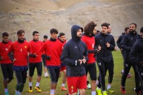 MANISASPOR - Evkur Yeni Malatyaspor'da İrfan Buz, Futbolcuları Uyardı
