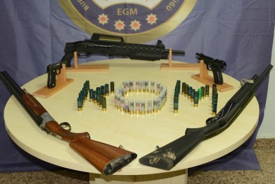 Ruhsatsız Silah Satıcılarına Operasyon Açıklaması 15 Gözaltı