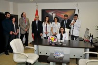 Tıp Bayramı'nda İntörn Doktor Dekan Koltuğuna Oturdu