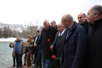 MUNZUR VADİSİ - Tunceli'de Munzur'a Karanfil Bırakıldı