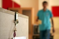 Türkiye'de Bulunan Hollanda Vatandaşları Oy Kullanabilecek