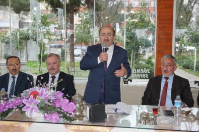 Başkan Gümrükçüoğlu Muhtarlarla Sürmene'yi Konuştu