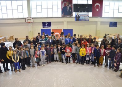 Bilecik'te Okul Sporları Satranç Turnuvası Sonuçlandı
