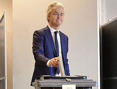Hollanda'da ilk seçim sonuçları belli oldu