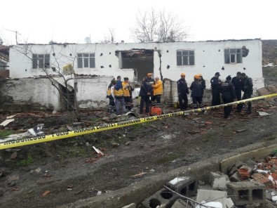 Ankara'da gecekondu çöktü: 1 ölü, 2 yaralı