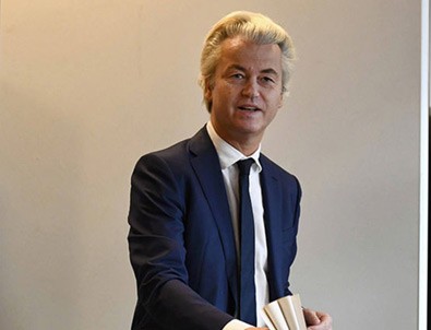 Irkçı Wilders oyunu kullandı