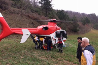 Ağaçtan Düşüp Yamaçtan Yuvarlanan Yaşlı Adamın Yardımına Helikopter Yetişti