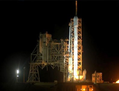 Falcon 9 roketi yeni misyonu için uzaya fırlatıldı