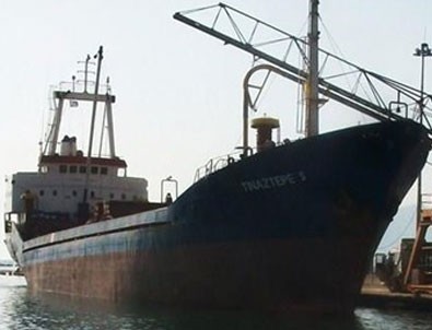 Libya'da Türk gemisi battı