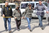 KADIN POLİS - Adana'da Evlerin Kapısını Açarak Hırsızlık Yapan Biri Hamile 4 Kadın Yakalandı