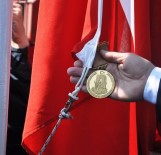 DARPHANE - 'Çanakkale Geçilmez' Yazılı Altın Madalya, Türk Bayrağıyla Buluşacak