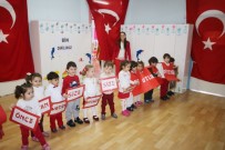 MUZAFFER ŞAHINER - Çanakkale Programı İzlerken Ailelerinin Görüntülerini Gören Askerlerin Duygusal Anları