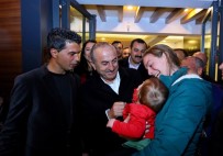Çavuşoğlu'ndan Hollandalı Kadına Açıklaması 'Türkiye Sizlerin Evi'
