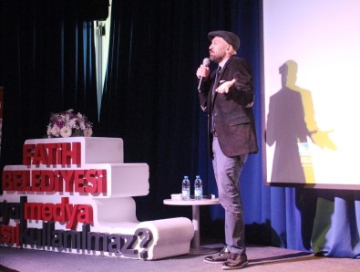 Öğrenciler, Ceyhun Yılmaz'la Sosyal Medyayı Konuştu