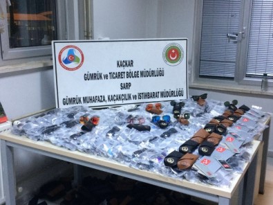 Sarp'ta 176 Bin Liralık Gümrük Kaçağı Güneş Gözlüğü Ele Geçirildi