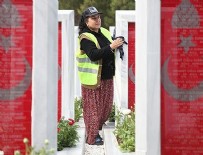 ŞEHİTLER ABİDESİ - Şehitliklerin bakımı kadınlara emanet