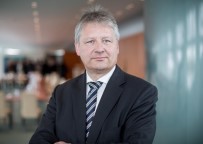 BND Başkanı Kahn, Darbe Girişiminin Arkasında FETÖ Olduğuna İkna Olmadı