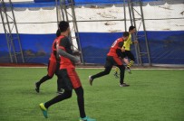 ERCAN YILMAZ - Kaymakamlık Halı Saha Futbol Turnuvası Başladı