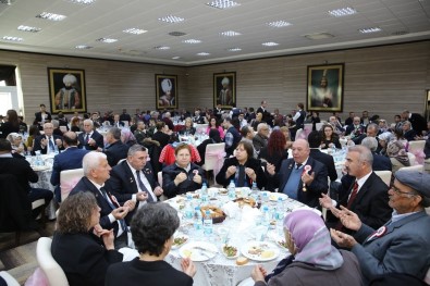 Şehit Aileleri Ve Gaziler Yemekte Ağırlandı