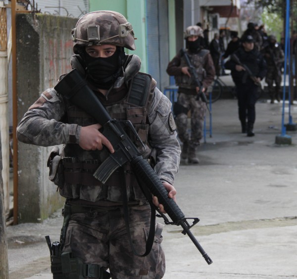 130 adrese eş zamanlı operasyon