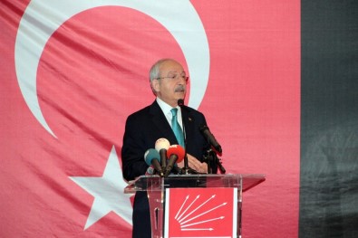 CHP Lideri Kılıçdaroğlu İstanbul'da Muhtarlarla Bir Araya Geldi