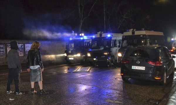 Kopenhag'da gençler polisle çatıştı