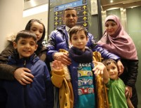 KOPENHAG - 9 Yaşındaki Samir, Kızılay'ın Çabalarıyla Danimarka'daki Ailesine Kavuştu