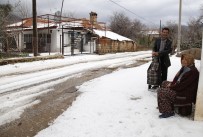 KARAVELILER - Antalya Döşemealtı Beyaza Büründü