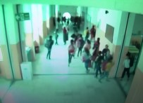 Öğrencilerin Deprem Paniği Güvenlik Kamerasına Yansıdı