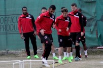 SELÇUK ŞAHİN - Selçuk Şahin Açıklaması '3 Puan Alarak Biraz Daha Yukarılara Çıkmak İstiyoruz'