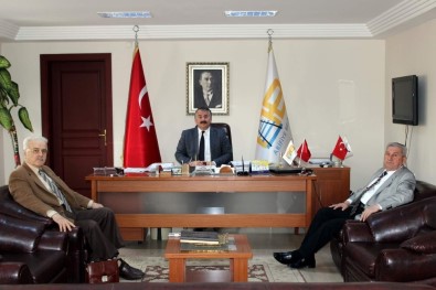 Şair Müftüoğlu'ndan Başkan Karakullukçu'ya Ziyaret