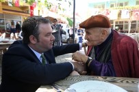 BUCA BELEDİYESİ - Buca Belediyesinden 65 Yaş Üstü Vatandaşlara 'Çay' Jesti