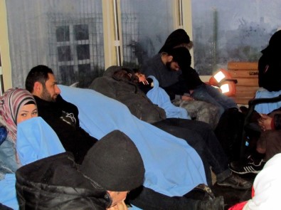 Çeşme'de 105 Sığınmacı Yakalandı