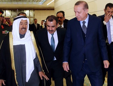 Cumhurbaşkanı Erdoğan misafirini havalimanında karşıladı