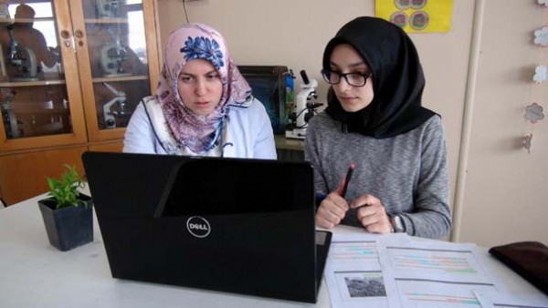 Öğrenci, bitkileri donmaya karşı koruyan solüsyon yaptı!