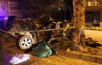 NECATI ÇELIK - Ağaca Çarpan Otomobil Hurdaya Döndü Açıklaması 1 Ölü 1 Yaralı