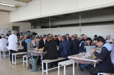 Başkan Özkeçeci Ve Milletvekili Erdoğan Fabrika İşçileriyle Buluştu