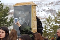 ÖLÜM YILDÖNÜMÜ - Dostları Aşık Veysel'i Unutmadı